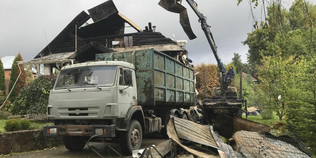 Вывоз мусора после пожара с утилизацией в Прохладном в октябре