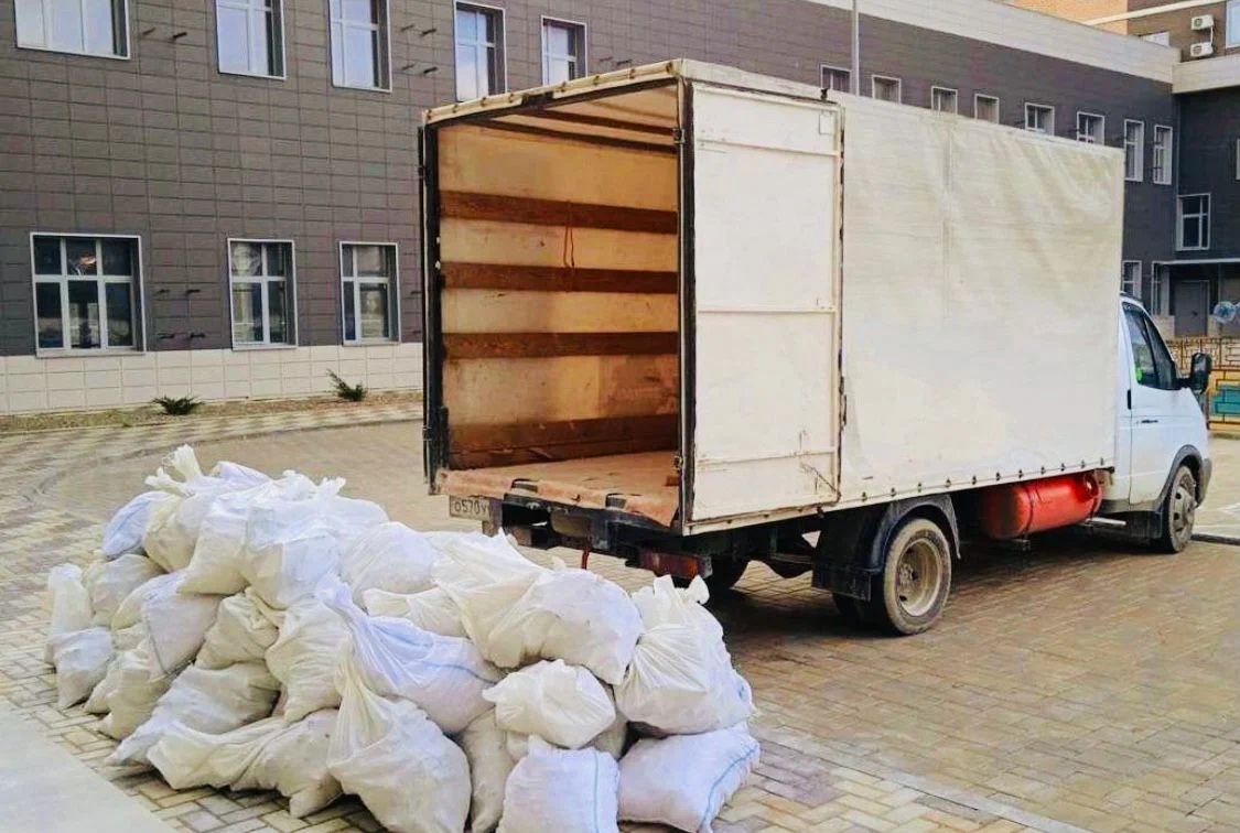 Вывоз строительного мусора из новостроек в Прохладном в октябре