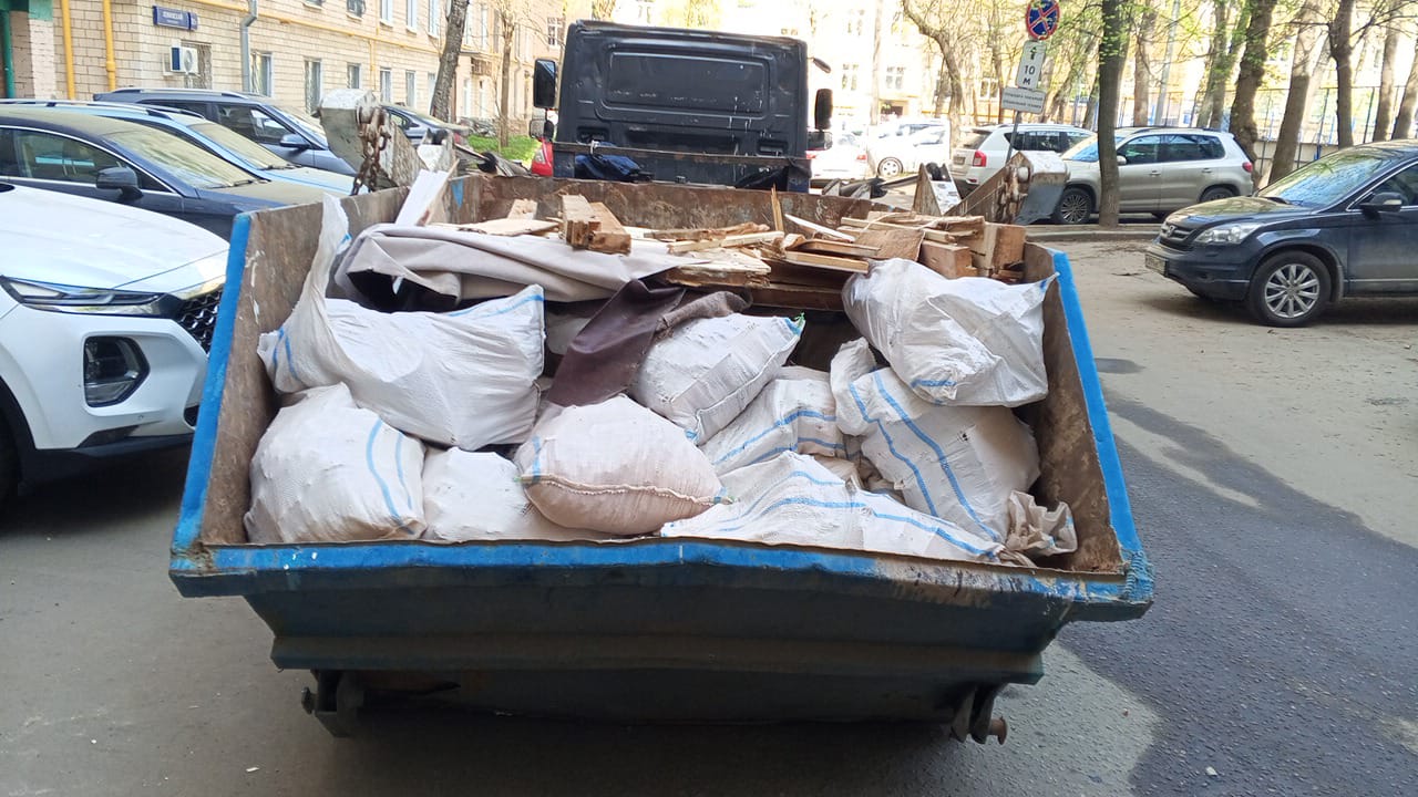 Вывоз мусора из магазина в Прохладном в октябре
