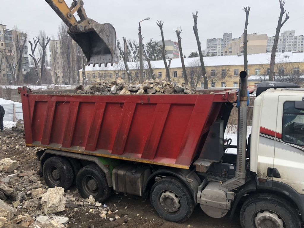 Вывоз мусора Камазом в Прохладном в октябре