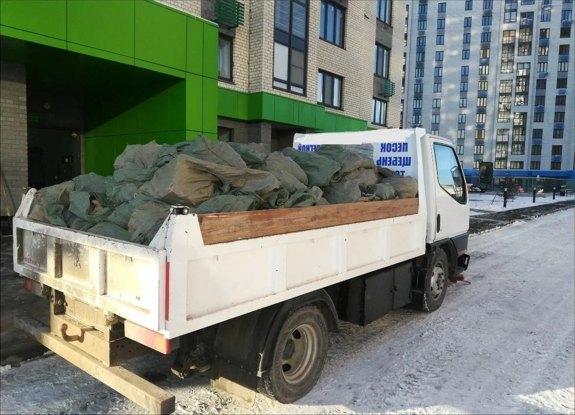 Вывоз мусора грузовым фургоном 3 тонны в Прохладном — цена от 1462 руб., ПроМусор