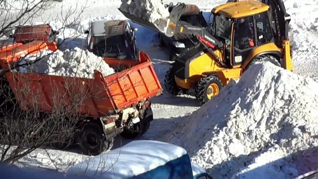 Вывоз снега с погрузкой в Прохладном для организаций и частных лиц в октябре