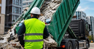 Вывоз строительного мусора в Прохладном: услуги лицензированной компании — ПроМусор